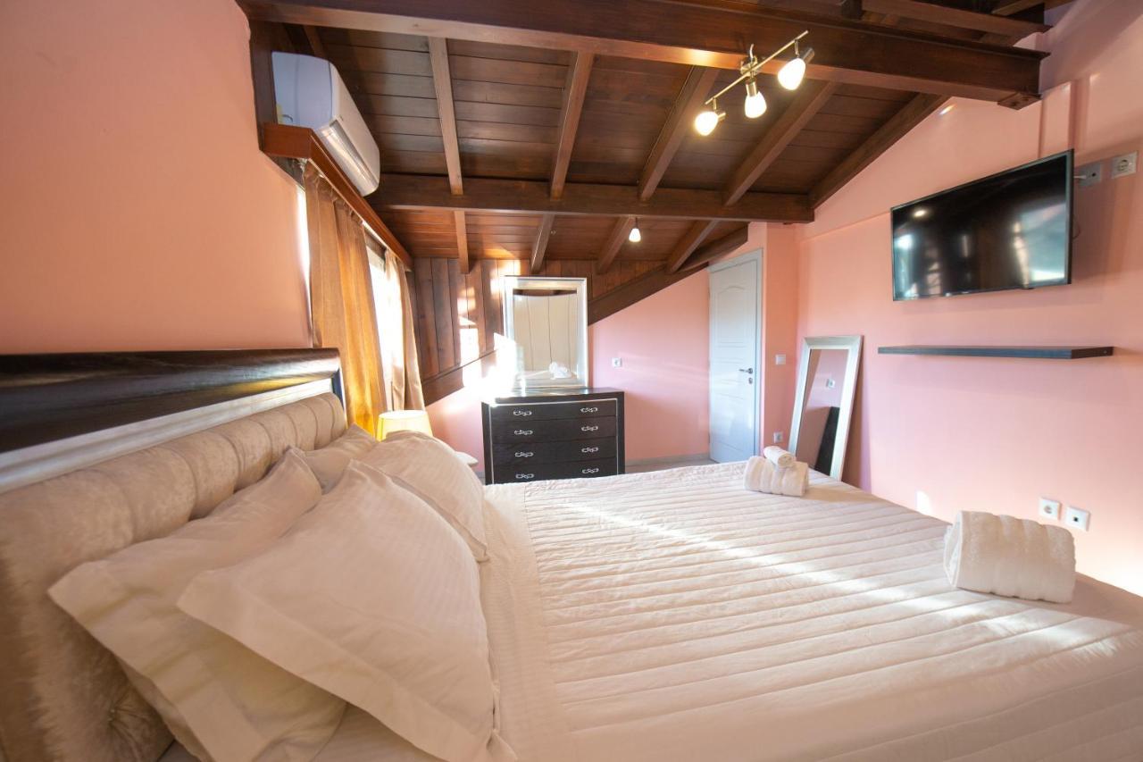 Venetian Apartments, 650M From Corfu Port Buitenkant foto